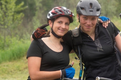 Женский дуэт в велотуризме или о том, как искать приключения в горах