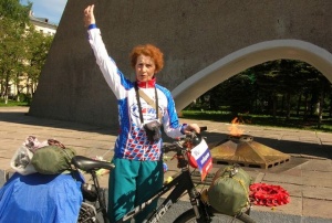 Пенсионерка из Твери доехала на велосипеде до Владивостока