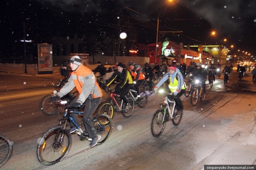 "Велосветлячки" - традиционная акция в "Час Земли" снова в Барнауле