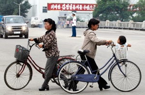 В Северной Корее женщинам разрешили ездить на велосипеде