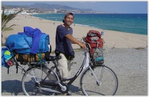 В китае украли велосипед у кругосветного путешественника